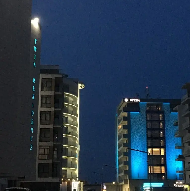 Studio de vanzare 40 mp Et. 3/4 Mamaia nord Twin Rezidence aproape de plaja