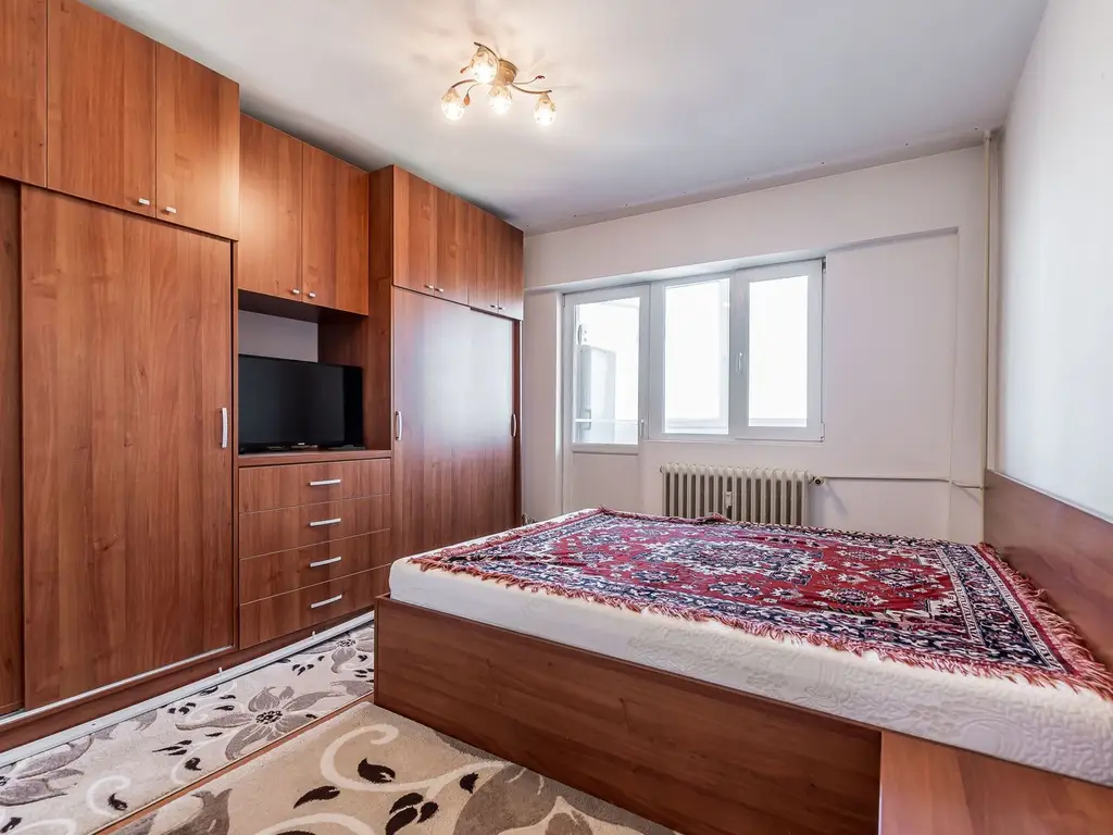 Apartament cu 3 camere în Podgoria Arad, vedere frumoasă, 2 balcoane