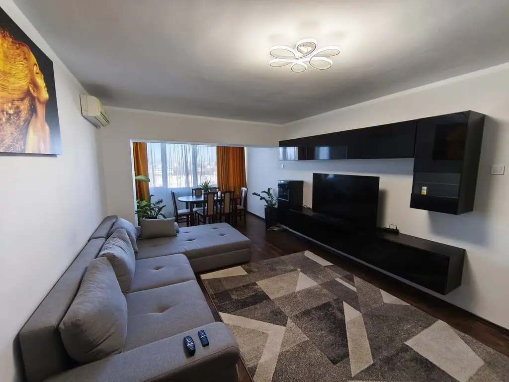 De vanzare apartament cu 3 camere , etaj 8/9 , Faleza, 165.000 euro