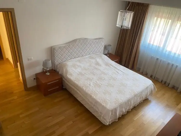 Vand Apartament 5 camere duplex-doua locuri de parcare Soseaua Nordului