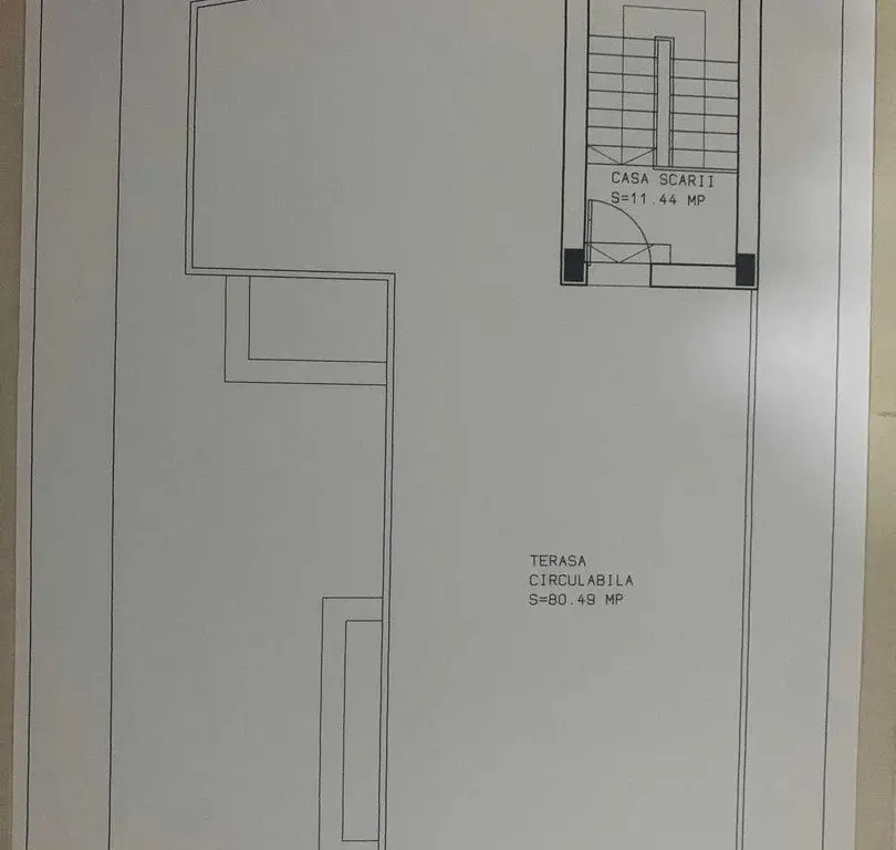 Vand imobil P+2 zona salaj rahova cu doua spatii comerciale