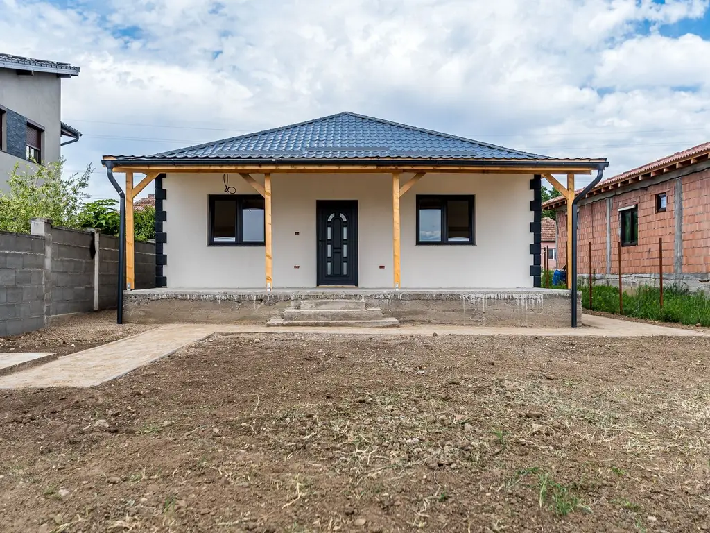 Casă nouă 4 camere, ideală pentru familie. Toate utilitățile