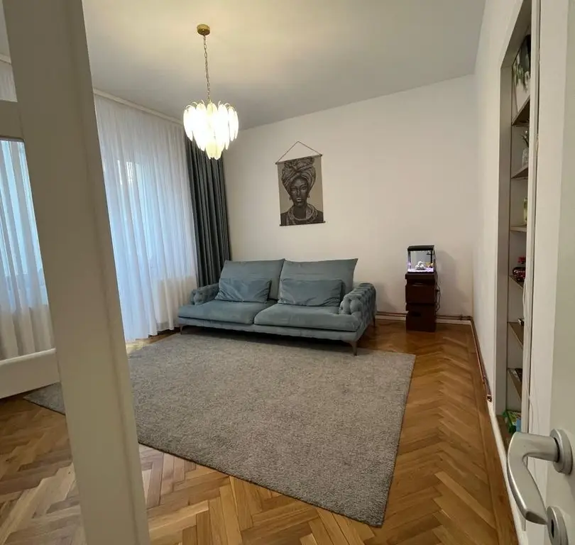 Ag BRASADAS vinde vila 8 camere Parcul Carol