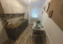 Casa + 5 apartamente + spatiu de inchiriat + parcari. Pretabil locuit + afacere