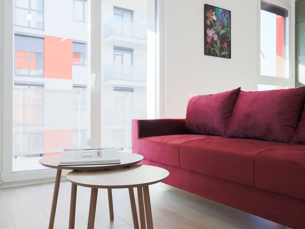 Apartament cu 2 camere NOU, finisat cu Chirias inclus