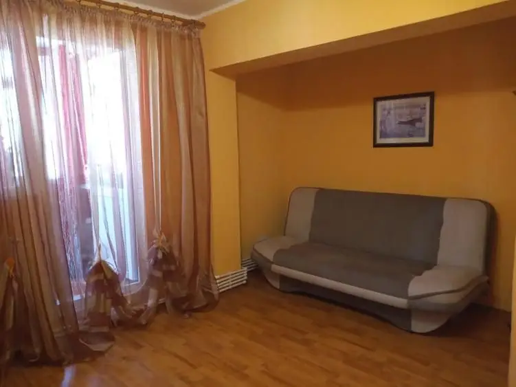 De inchiriat apartament 2 camere Micro 20 , 300 euro