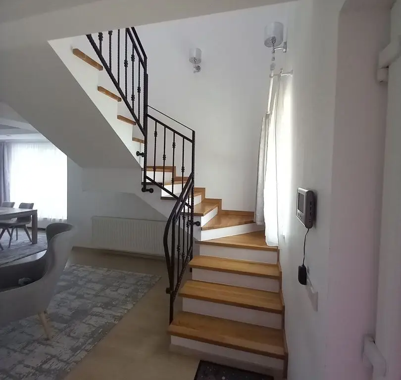 BRASADAS vinde casa NOUA cu etaj în zona UNIRII.