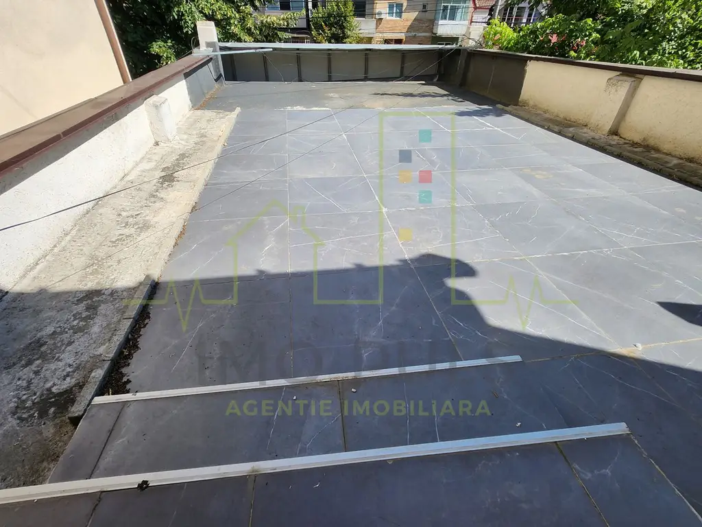 Casa individuala + un SAD cu acces din strada. Dambovita / Sagului