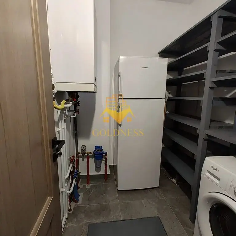 Casă de închiriat, 5 camere, 150 mp curte , parcare, Parcul Armătura