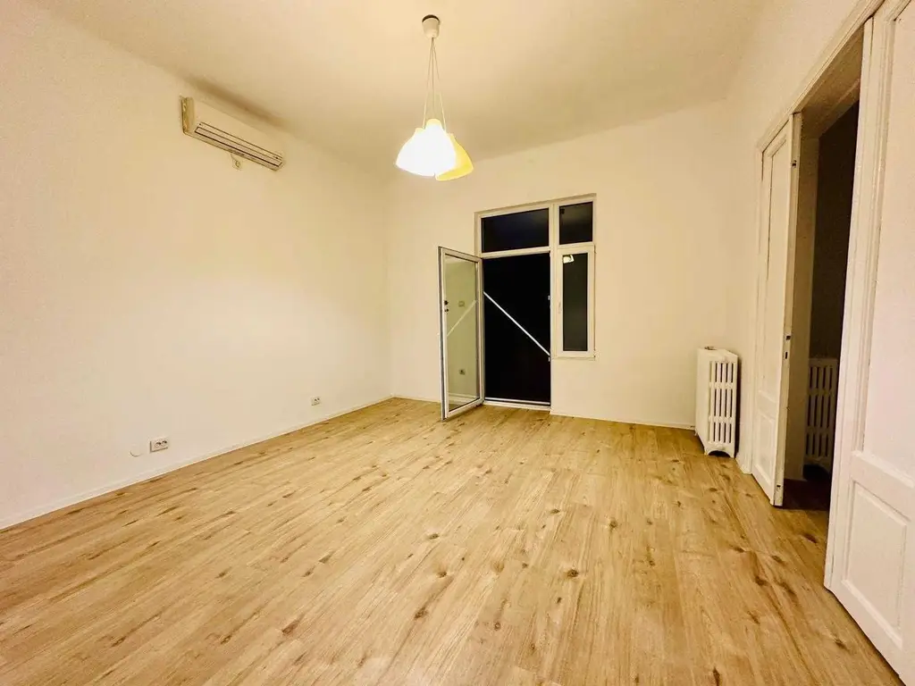 PIATA ROMANA, Proprietar , apartament 3 camere in vila