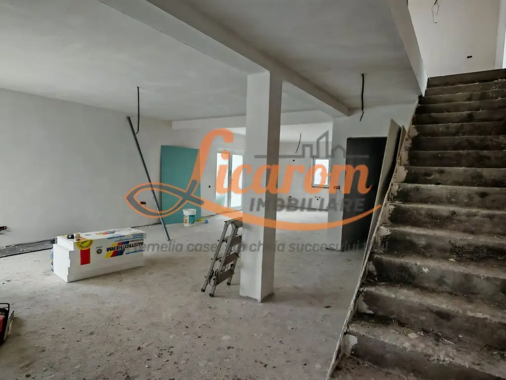 Vila LUX Parter+Etaj(stil mediteranean) in Sanpetru Calea Harmanului
