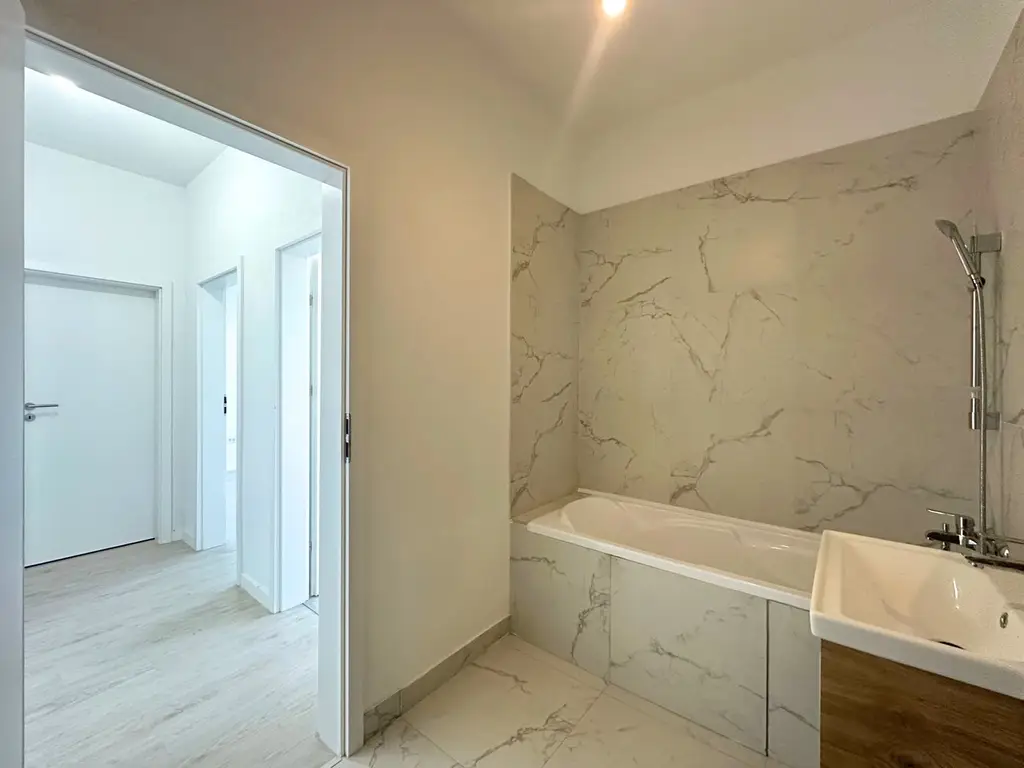 Apartament tip studio de vânzare lângă Paradisul Acvatic cu parcare si boxa