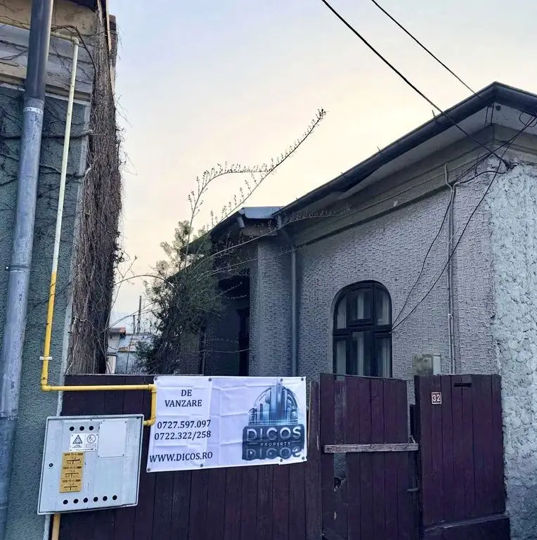 Casă de vânzare cu 3 camere