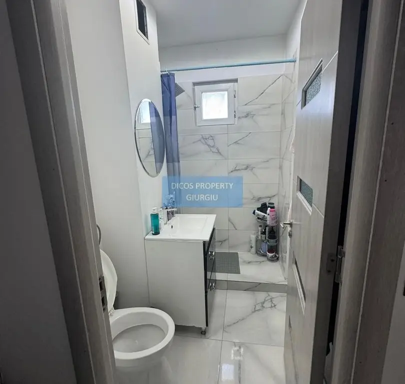 Apartament 3 camere de vânzare – Tineretului, bloc turn