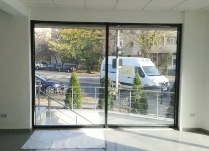 Vanzare spatiu comercial Drumul Sarii 150 mp