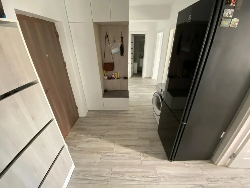 Apartament 3 camere decomandat zona Trapezului