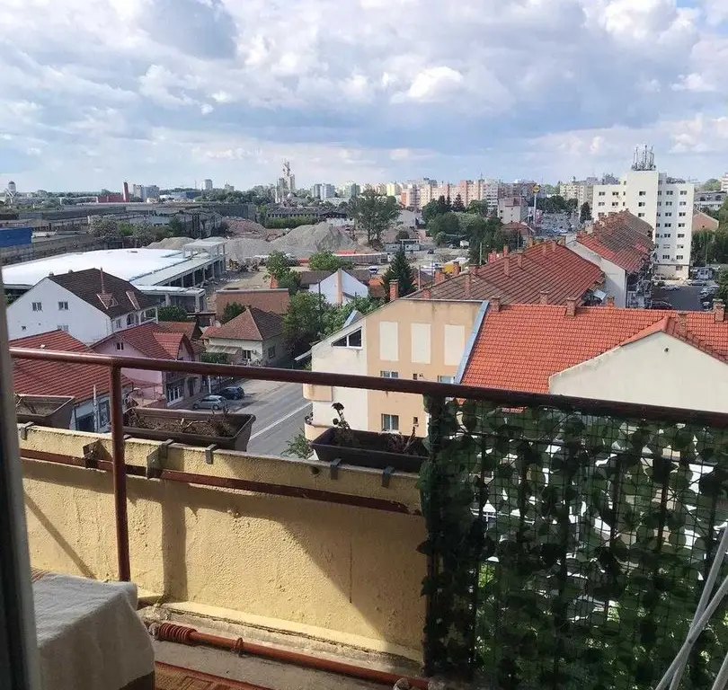 BRASADAS vinde ap 2 cam in Carpați 2 la etajul 8/8 61 mp.