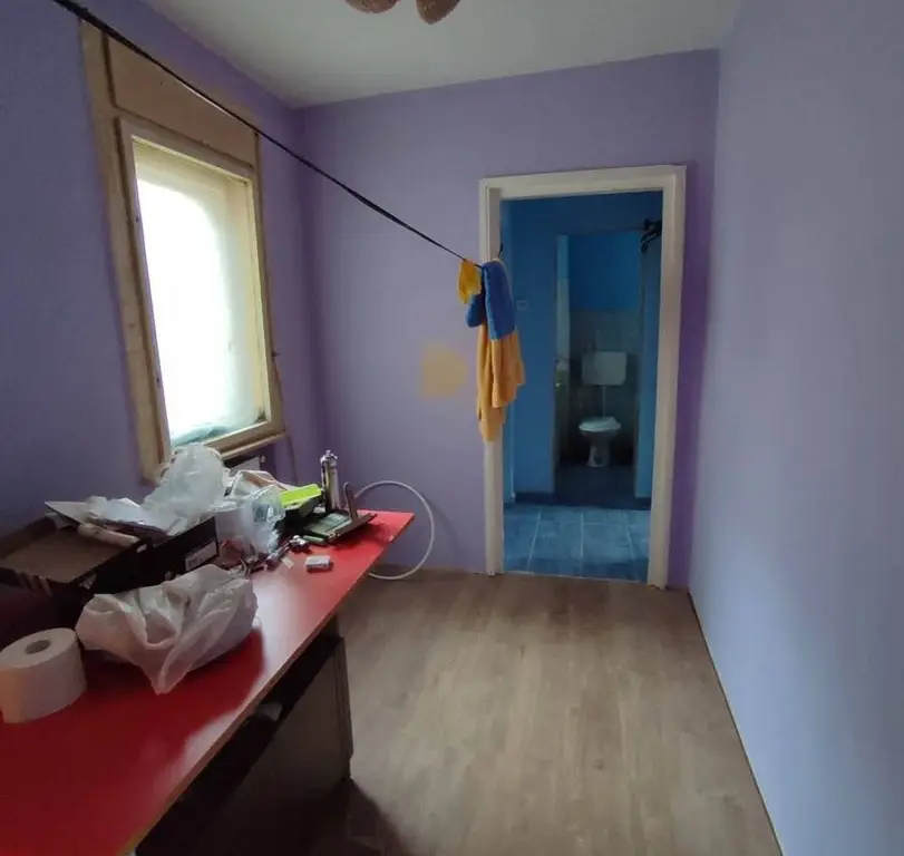 Ag BRASADAS vinde apt 3 cam etaj 3/4 CARAMIDA Solidarității.
