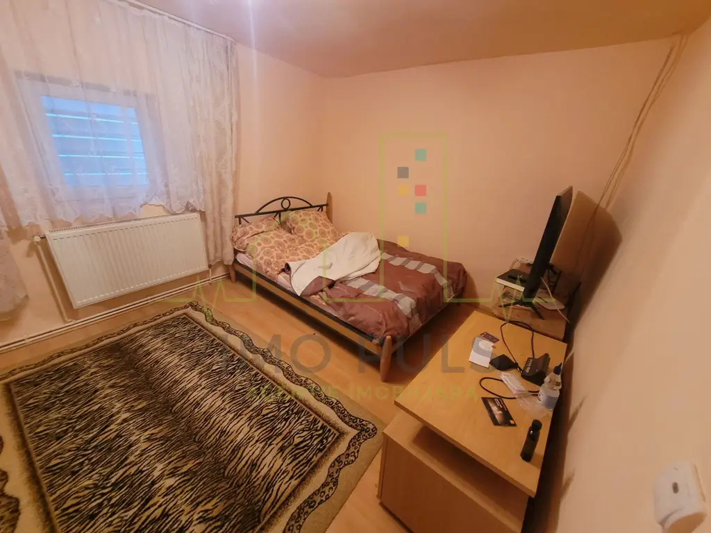 Casa in Ronat compartimentata in 2 apartamente cu intrari separate