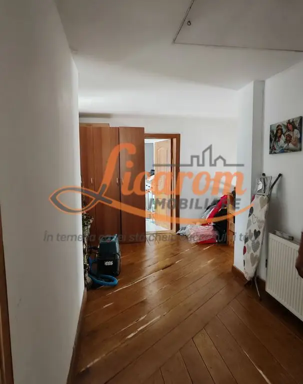 Vila P+E Bartolomeu,4 camere,4 bai,curte,garaj.