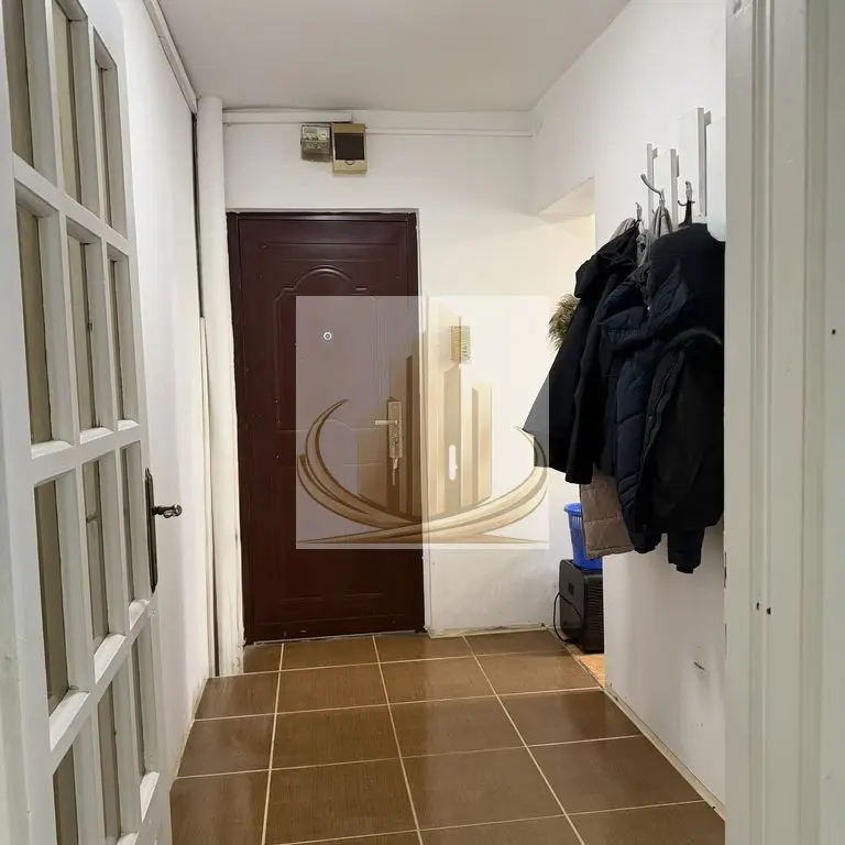 Apartament 3 camere | Zona Dacia | Etaj 2/4 | Confort & Locație Premiu