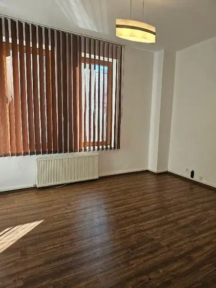 BRASADAS inchiriaza vila RENOVATA Unirii