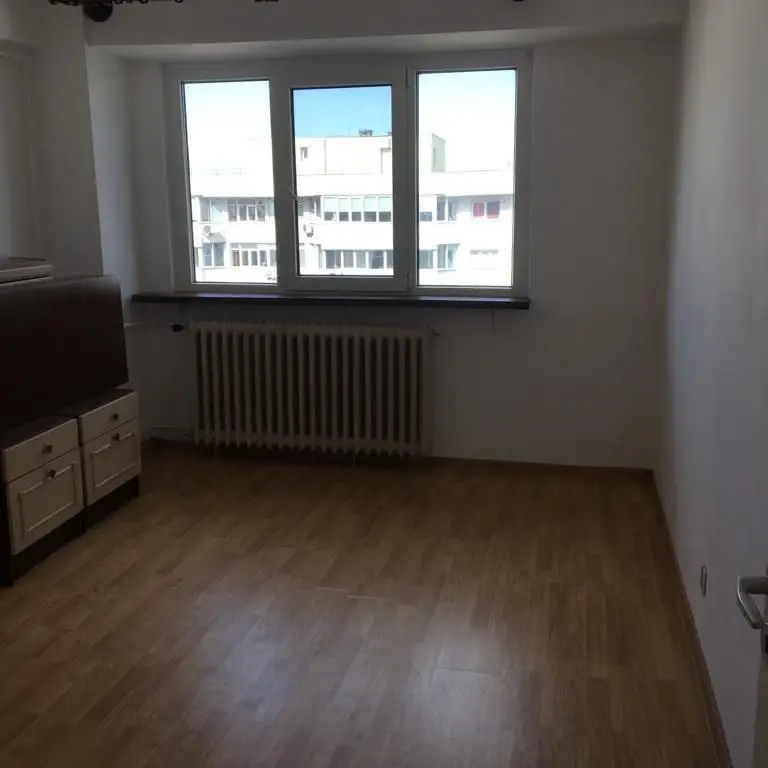 Apartament 4 camere, la 2 minute de Mega Mall, pret 99000 , particular