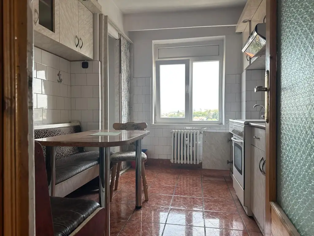 Apartament 4 camere – Ultracentral, Bld. Magheru, Oradea-149.900 euro