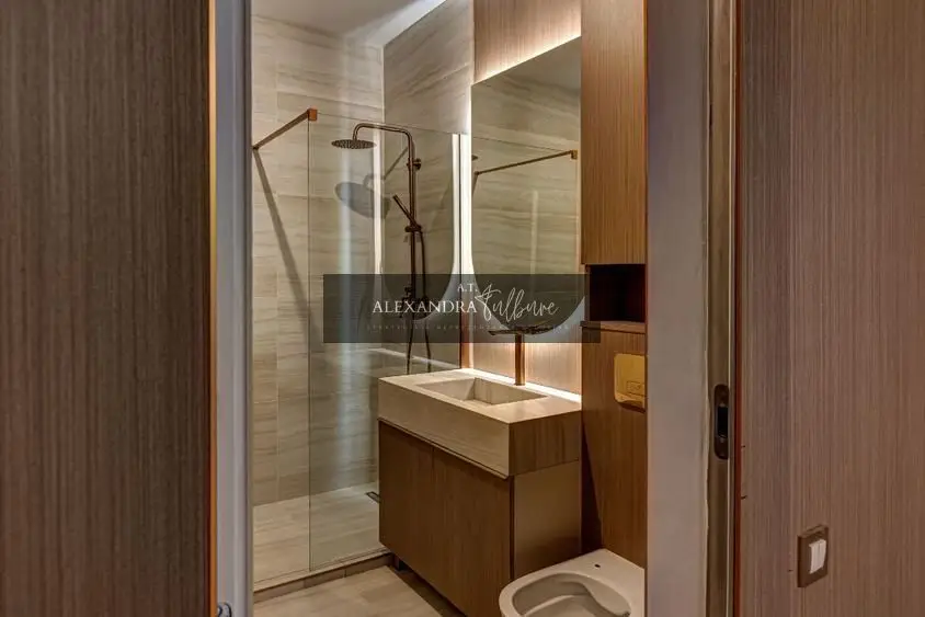 Apartament de vanzare 2 camere, balcon, etaj intermediar, Eroilor