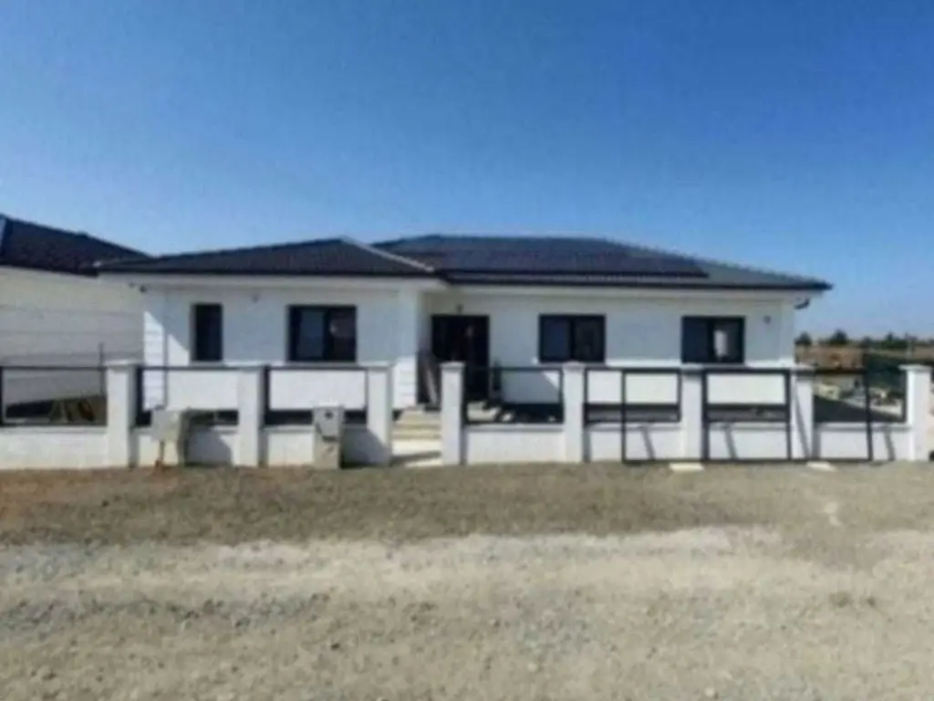 BRASADAS vinde casa NOUA în zona Lucian Blaga.