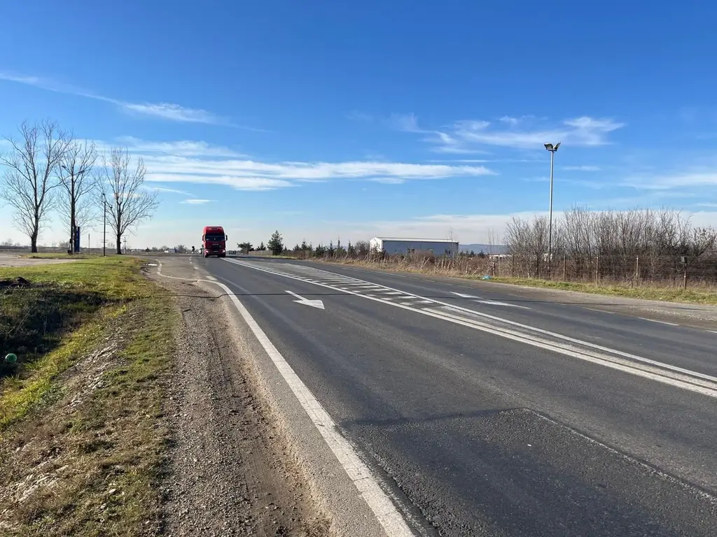 Teren intravilan, Săcădat, 27 921 mp. 9,5 Euro/mp. Comision 0.