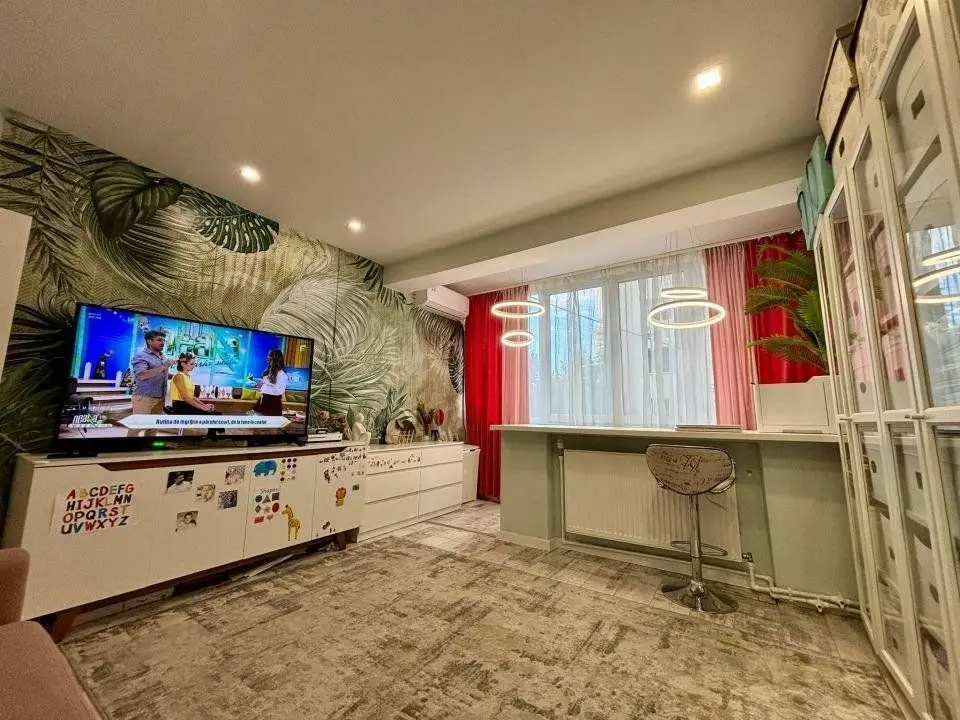 3 cam, Calea Victoriei, ultracentral