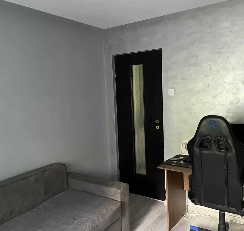 Apartament 2 cam etaj 3/4 in Carpati 1.