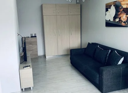 De inchiriat apartament cu o camera Centru, 280 euro