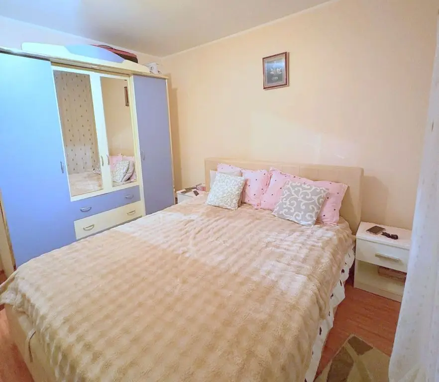 De vanzare apartament cu 3 camere I. C. Frimu, 70.500 euro