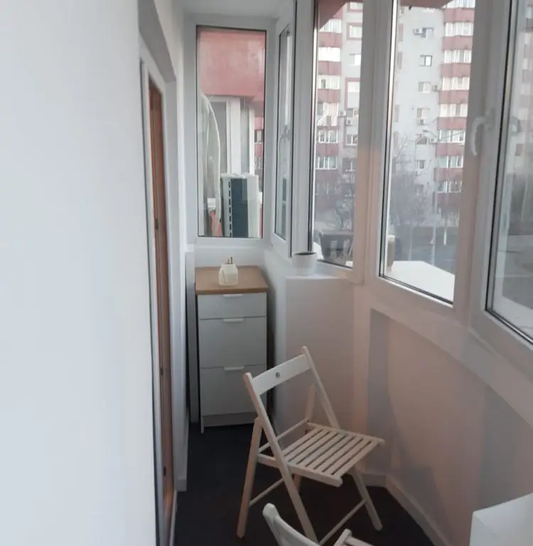 Vand apartament zona Razoare (mobilat, utilat premium)