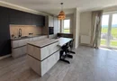 Apartament 2,5 camere chic cu grădină balcon vitrat și mobilier premium