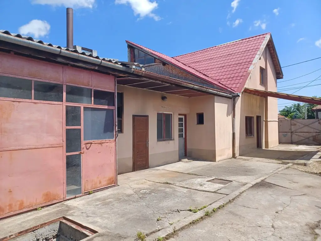 Casă, 500 mp, Muntele Găina. 600 E/lună (neg). Comision 0.