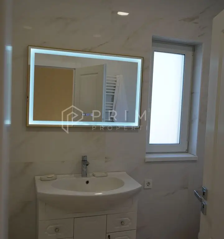 Casă tip duplex complet amenajată si mobilată