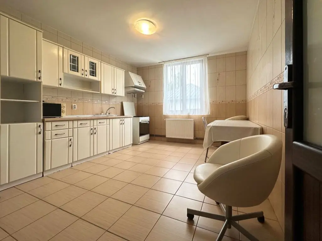 Casă complet renovată cu 4 camere și garaj generos Băneasa, Sector 1
