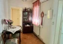 BRASADAS vinde ap 3 cam etaj 1/4 Careiului.