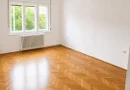 Apartament spațios cu 3 camere, 87 mp utili, 2 garaje, etaj 1 la casă