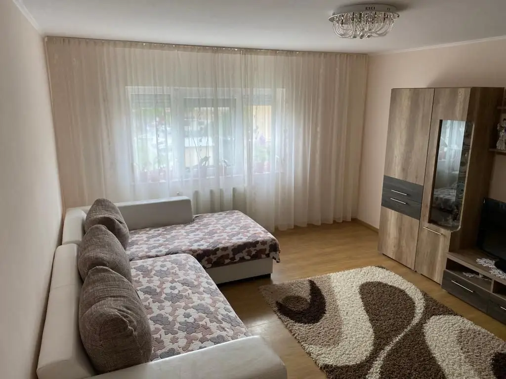 BRASADAS vinde ap cu 4 cam 92mp etajul 3 în Micro 17