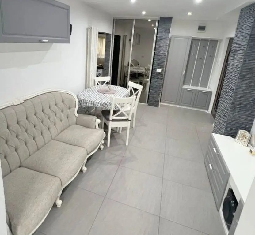 Apartament cu doua dormitoare, mobilat - cartier IC FRIMU