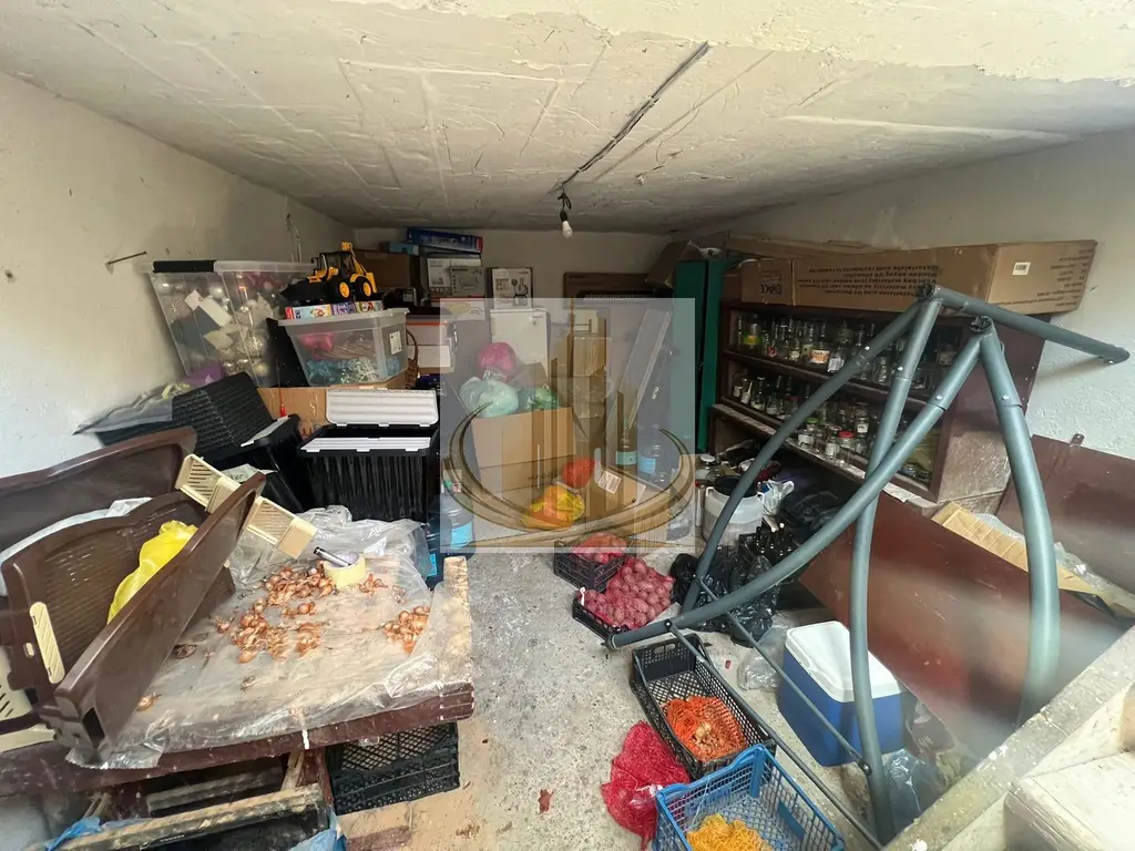 Casă spațioasă cu 2 apartamente, acces din 2 străzi – zona Lipovei