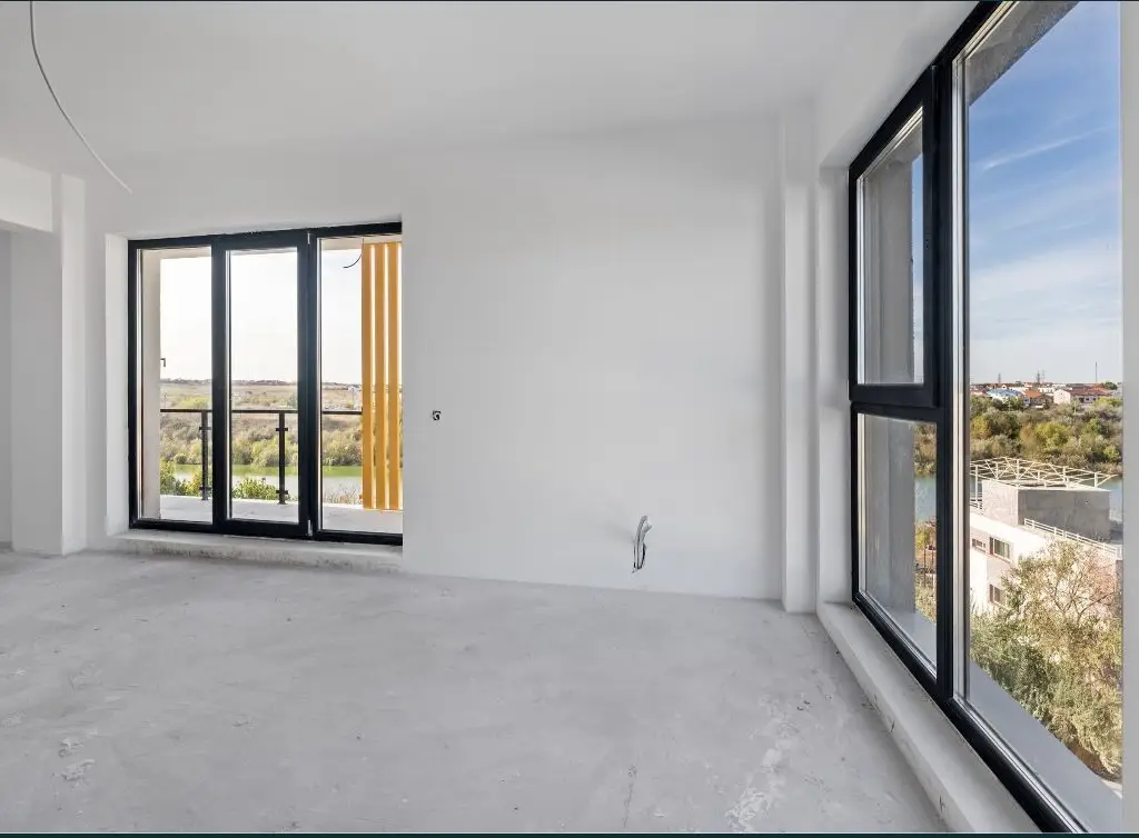 2 camere sptioase 70 mpc predare la Cheie