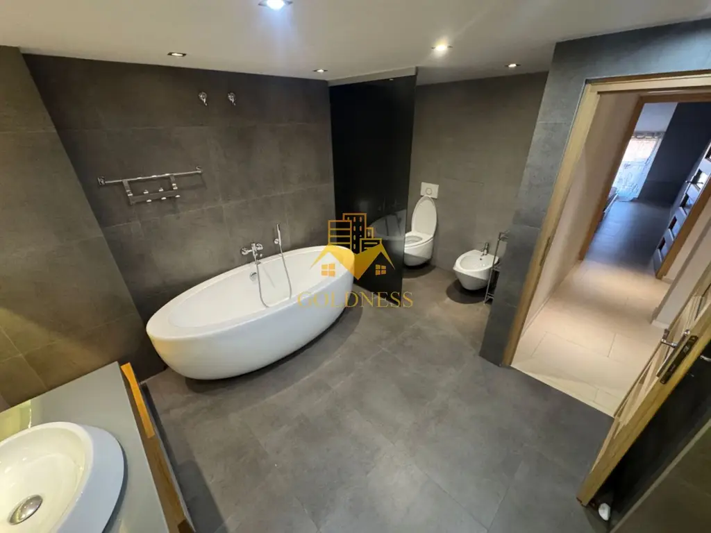 Penthouse, 3 camere, modern, parcare Manastur zona Campului, Mehedinti