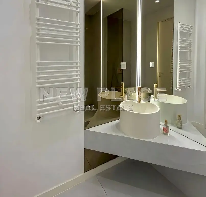 [VIDEO] CORTINA NORTH | Bucatarie inchisa | 1,100 Eur+TVA|Terasa 30 mp