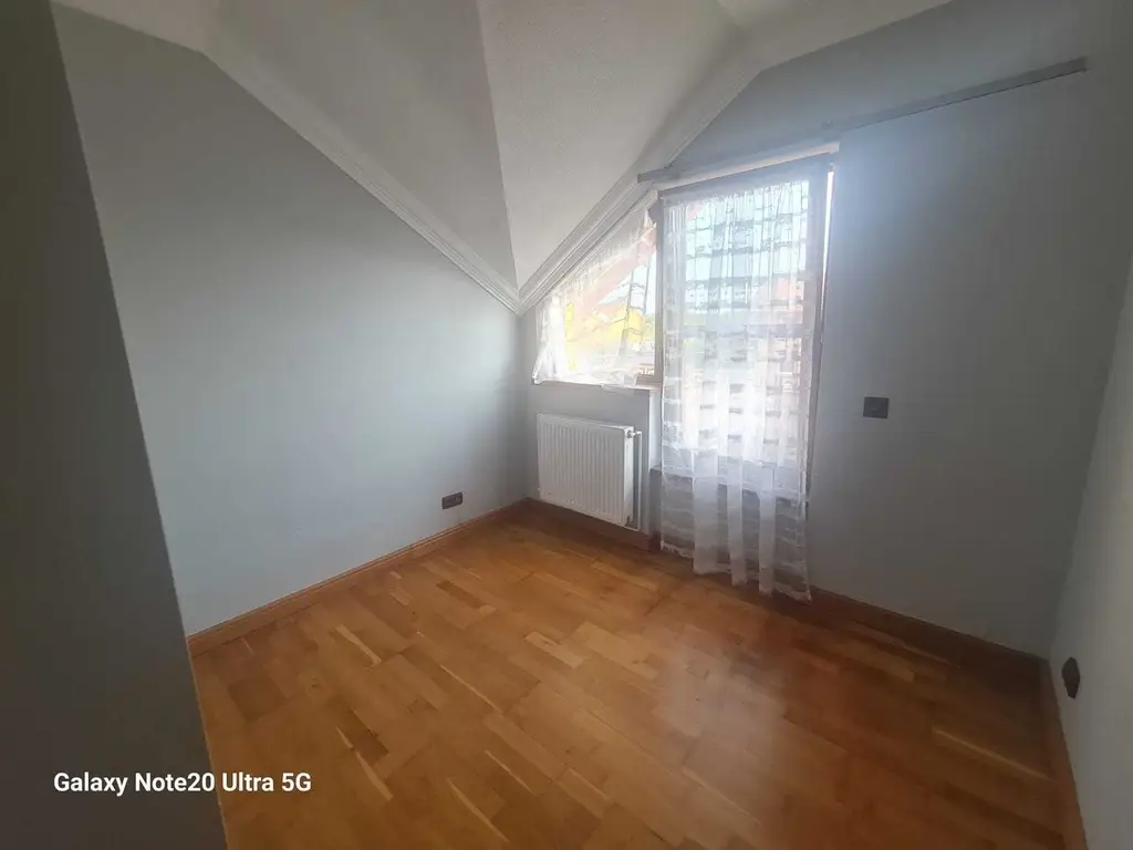BRASADAS vinde casă 4 cam 3.15 ari zona L Blaga.