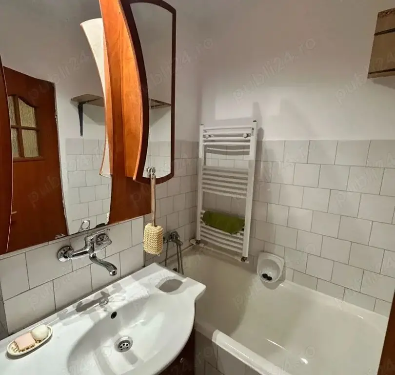 BRASADAS vinde ap 2 cam cu balcon etaj 2/3 Botizului.